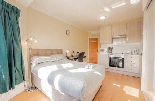 Brondesbury Park House | Large Cosy Property 15min from Central London