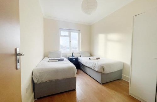 Brondesbury Park House | Large Cosy Property 15min from Central London