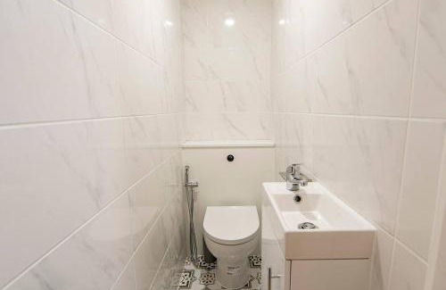 Brondesbury Park House | Large Cosy Property 15min from Central London