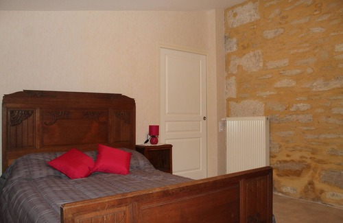 Doue-en-Anjou Cottage | large cottage with baby equipment