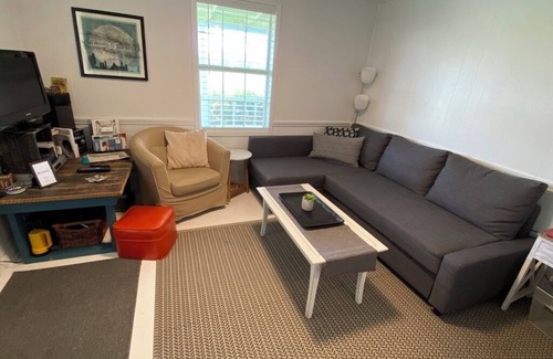 Wewahitchka House | Large Cottage Garden House