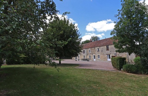 Merri Cottage | Large Country House with Enclosed Garden and Children’s Games