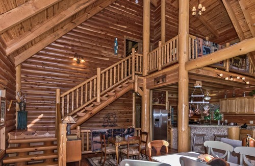 Leicester Cabin | Large Cozy Cabin in Asheville Area Mountains