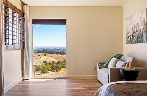Paso Robles House | Large Cozy Estate w/VIEWS! 5 Min to Downtown