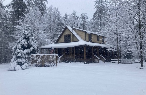 Chestertown House | Large Cozy House in the Woods