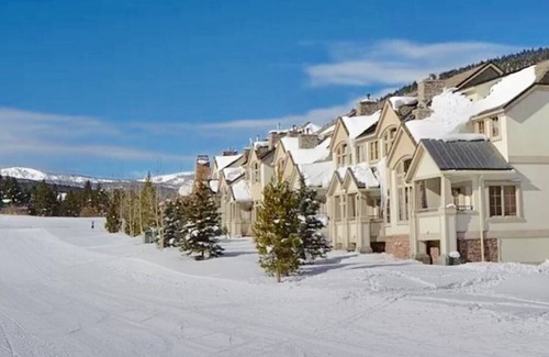 East Village at Copper House | Large Cozy Townhouse Ski-in/Ski-out to Super Bee, Private Washer/Dry & Garage