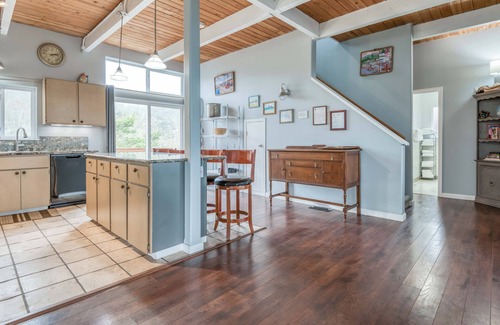 Rockaway Beach House | Large Deck at this Oceanfront home with Views of Twin Rocks, Beach and Lake
