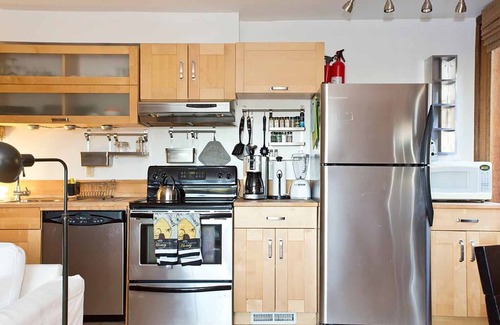 Berkeley Apartment | Large Deck View Condo, Above Uc's Memorial Stadium In Berkeley