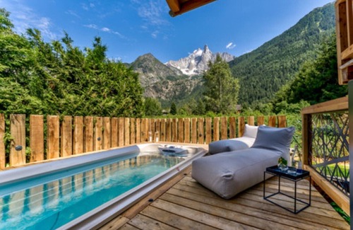 Chamonix-Mont-Blanc Ski Chalet | Large design chalet with walking distance to the ski lifts in Chamonix.