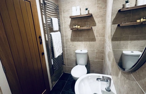 Holbeach House | Large Double Chalet With En-suite