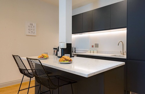 Shrewsbury Apartment | Large Duplex Apartment, Sun Terrace, Free Parking