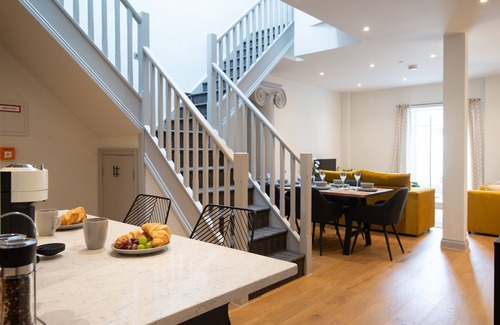 Shrewsbury Apartment | Large Duplex Apartment, Sun Terrace, Free Parking