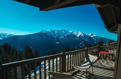 Bisanne 1500 Apartment | LARGE DUPLEX 115 m2 IN CHALET STANDING MGM WITH HEATED POOL 4 *