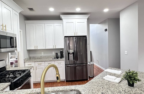 Stone Mountain House | Large East Atlanta Home - 4 bedrooms/3 full baths - Sleeps 10