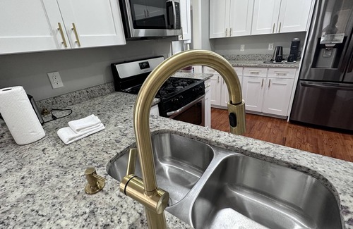 Stone Mountain House | Large East Atlanta Home - 4 bedrooms/3 full baths - Sleeps 10