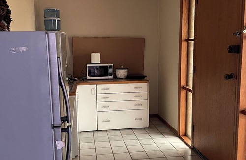 Isabella Plains House | Large Ensuite with small kitchnett