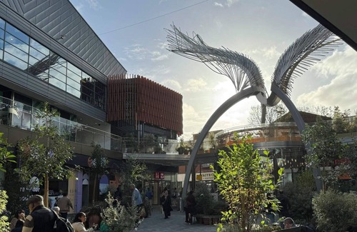 Hoxton West Apartment | Large Ensuite Bedroom Close to Angel & Shoreditch