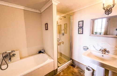 Fornole House | Large estate with swimming pools 90km northern of Rome