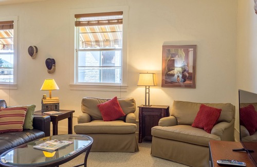 Grants Pass Apartment | Large Executive Loft Historic Grants Pass # 113