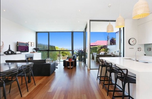 Clovelly House | Large family beach home with pool and ocean views