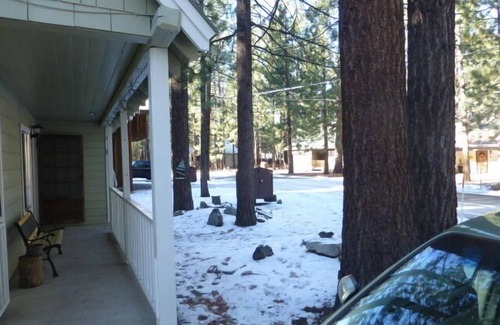 Bijou Pines Cabin | Large family cabin close to everything!