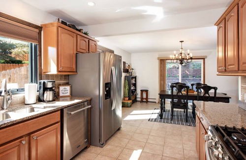 Glenwood Springs House | Large family friendly home minutes from downtown Glenwood, hot springs & skiing