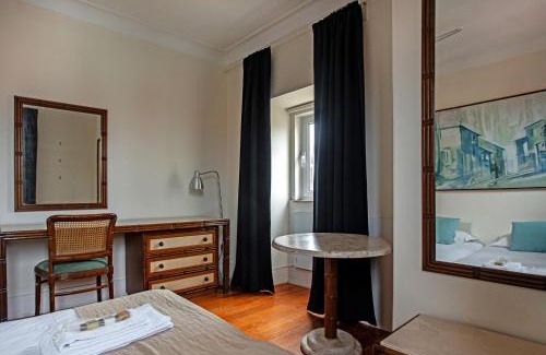 Santo Condestavel Hotel | Large family flat in Campo de Ourique