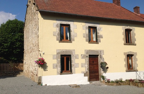 Janaillat Cottage | Large Family Gîte to Sleep 10, Heated Pool, Garden & Playarea, & Stunning Views.