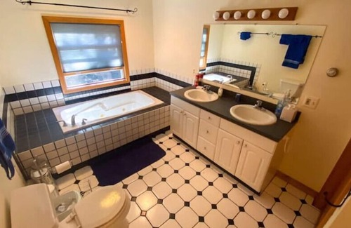 Moultonborough House | Large Family Home Near Swim, Ski -- Pet-Friendly!