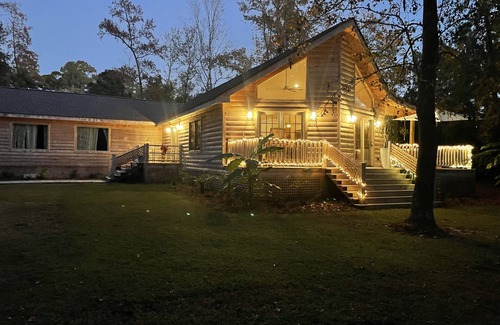 Murrells Inlet House | Large family home getaway.Hop and skip to beaches, miniature golf and nightlife