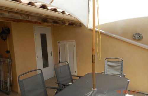 Espondeilhan House | Large family home with roof terrace