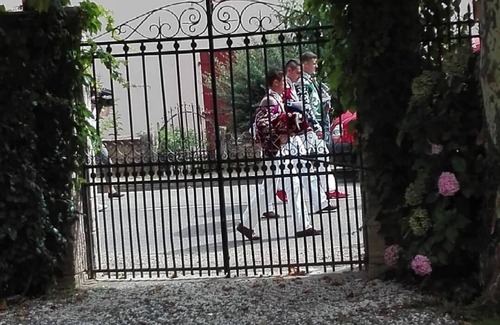 Laurede House | Large family home