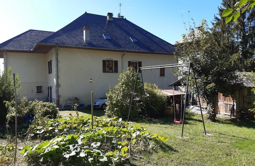 Saint-Offenge-Dessous House | Large family home between lakes and mountains.