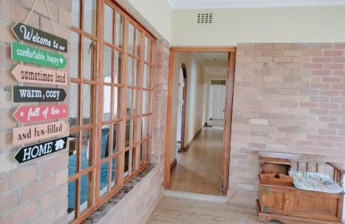 Greater Johannesburg Metropolitan Area House | Large Family Home-Neighboring Northcliff and Greymont