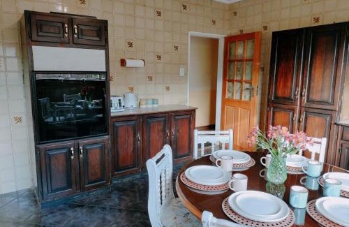 Greater Johannesburg Metropolitan Area House | Large Family Home-Neighboring Northcliff and Greymont