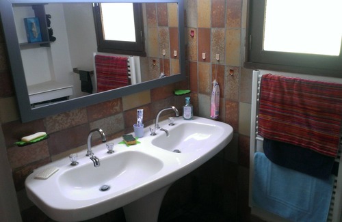 Arvieu House | Large family home on the shore of Lake Pareloup