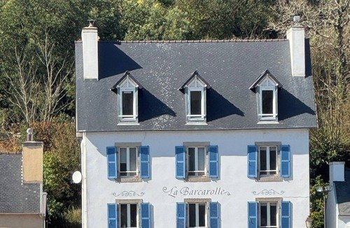 Locquenole House | Large family home with sea view over Morlaix Bay,