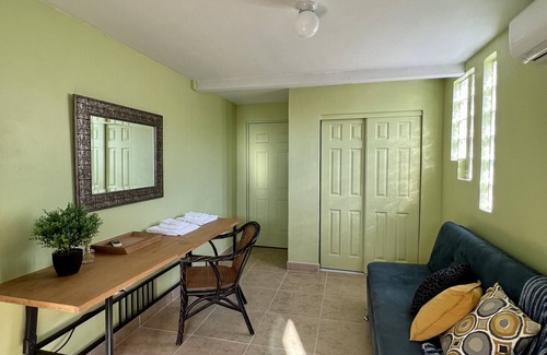 Sector Bahia House | Large Family Home with Spacious Yard