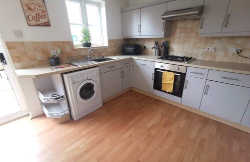 Plymouth House | Large Family Home with off-road parking