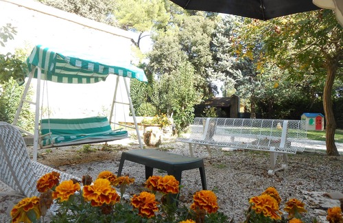 Cruscades House | large family home with pool and park - weekly rental