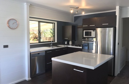 Surfdale House | large family home with separate cottage