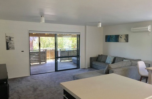 Surfdale House | large family home with separate cottage