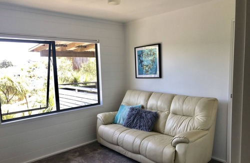 Surfdale House | large family home with separate cottage