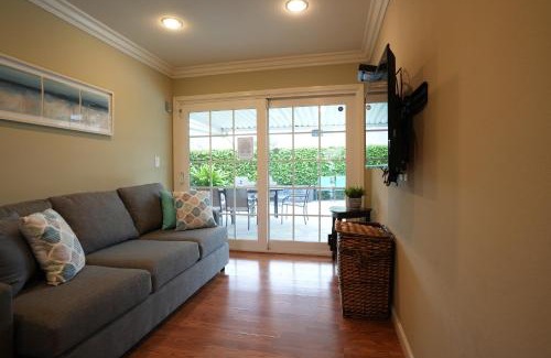 Southwest Anaheim House | Large Family Pool Home 25 Miles To Disney w/3 King Beds!