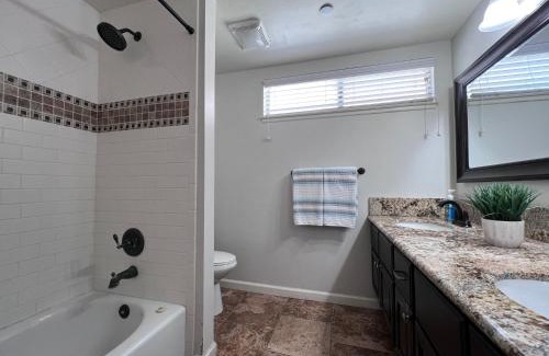 Southwest Anaheim House | Large Family Pool Home 25 Miles To Disney w/3 King Beds!