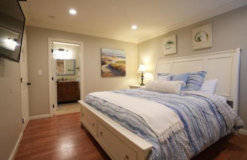 Southwest Anaheim House | Large Family Pool Home 25 Miles To Disney w/3 King Beds!