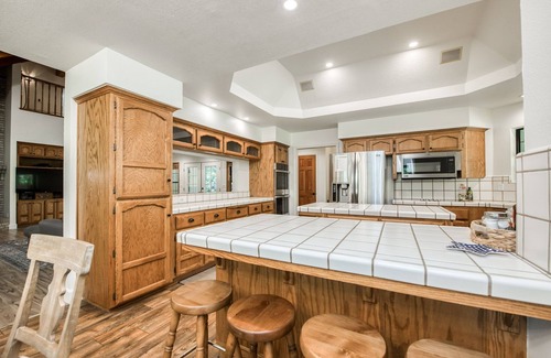 Shaver Lake Cabin | Large Family Retreat-6 BEDROOMS, Sleeps 16!