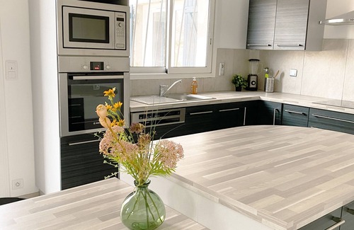 Lacanau Villa | Large family villa with swimming pool and wooded grounds