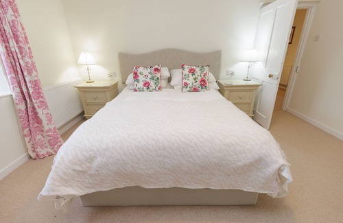 Yealmpton Other | Large farmhouse with pool and countryside views