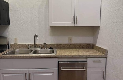 Central Colorado Springs House | Large fence yard, pet friendly